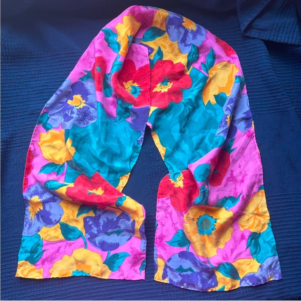 🌺GORGEOUS 80's SCARF🌺